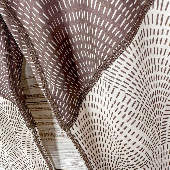 Beyond Yoga Lux High Waisted Angled Midi Legging, EUC, Medium, MSRP $88 - Picture 7 of 11